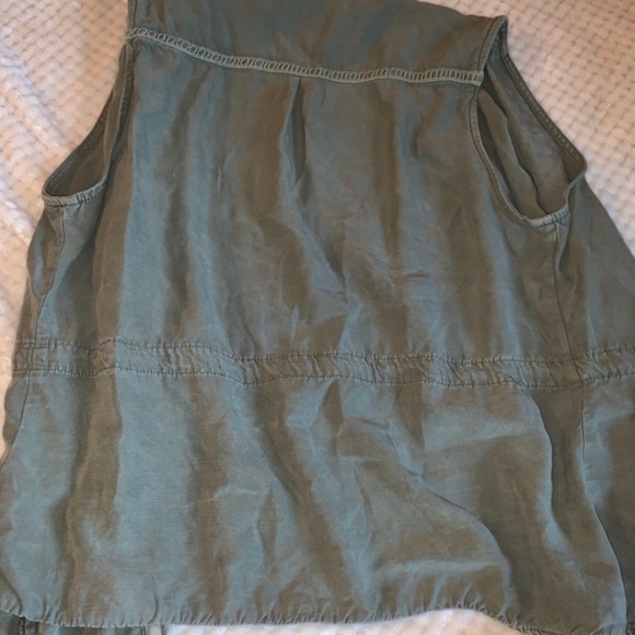 Army Green Sleeveless Jacket - Picture 2 of 3